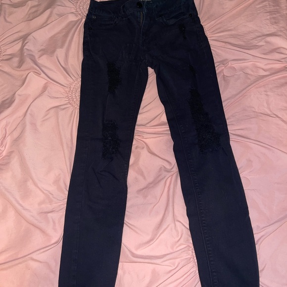 black ripped skinny jeans